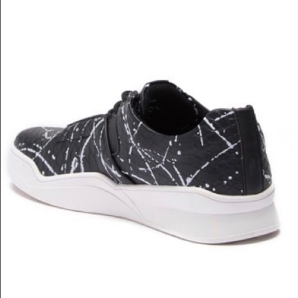 Steve Madden P-Waver Sport Sneaker Size 11M, NIB - Picture 2 of 5